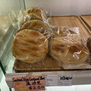 New Cameron Bakery - Salted Egg Custard Bun - Bakeries Near Me - Chinatown, New York