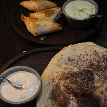 Armitage Alehouse - Chard naaan, Spinach and Paneer Samosa - Pubs Near Me - Chicago, Illinois Armitage Alehouse - Chard naaan, Spinach and Paneer Samosa - Pubs Near Me - Chicago, Illinois