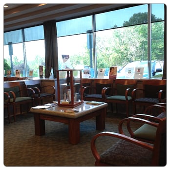 Middlesex Eye Physicians - Our Middletown waiting area. - Ophthalmologists Near Me - Middletown, Connecticut