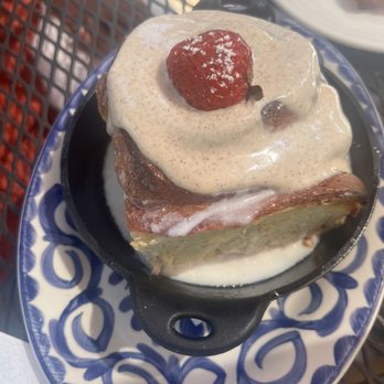 Piggy's Kitchen & Bar - Cinnamon rolls - Breakfast & Brunch Near Me - Houston, Texas Piggy's Kitchen & Bar - Cinnamon rolls - Breakfast & Brunch Near Me - Houston, Texas