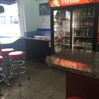 Heads or Tails Seafood - Counter and drinks - Seafood Markets Near Me - Miami, Florida Heads or Tails Seafood - Counter and drinks - Seafood Markets Near Me - Miami, Florida