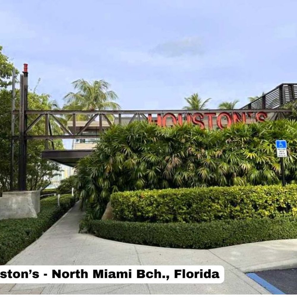 Houston's Restaurant - Houston's in North Miami Florida - New American Near Me - North Miami Beach, Florida