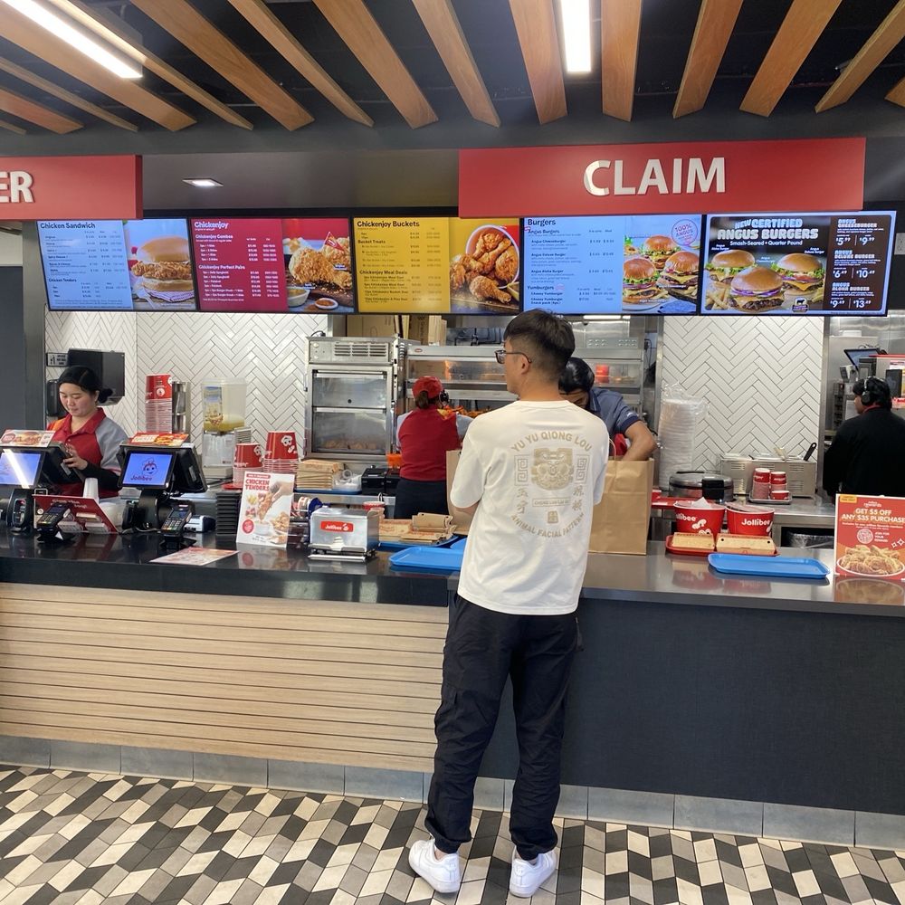 Jollibee - Busy busy drive thru wrapped around - Chicken Shop Near Me - Alhambra, California Jollibee - Busy busy drive thru wrapped around - Chicken Shop Near Me - Alhambra, California