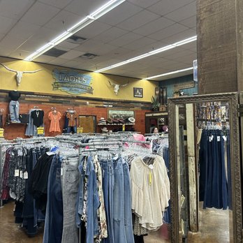 Cavender's Boot City - Men's Clothing Near Me - Austin, Texas Cavender's Boot City - Men's Clothing Near Me - Austin, Texas