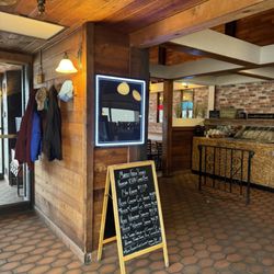 Crack'd Pot Restaurant & Bakery - Entrance