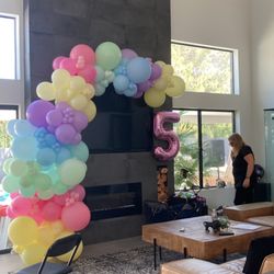 Amazing Face Painting - Balloons decorations