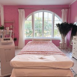Lymphatic Dreaming - Come see our new suite overlooking Santa Monica Blvd!