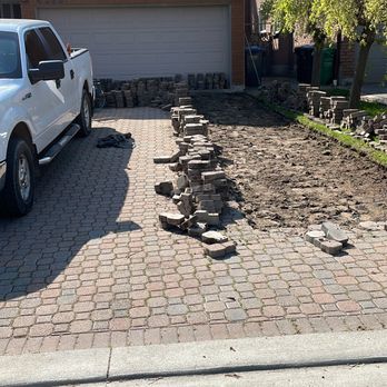 Solidstone Interlocking - Before driveway repairs - Masonry/Concrete Near Me - Oakville, Ontario