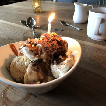 Echo & Rig - Caramel turtle sundae with coffee ice cream - Steakhouses Near Me - Sacramento, California Echo & Rig - Caramel turtle sundae with coffee ice cream - Steakhouses Near Me - Sacramento, California