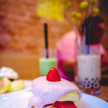 Flipper’s - Strawberry soufflé pancake and milk tea boba - Pancakes Near Me - New York, New York Flipper’s - Strawberry soufflé pancake and milk tea boba - Pancakes Near Me - New York, New York