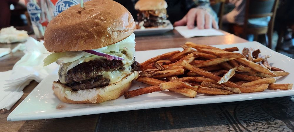 Food from Del's Bar & Grill