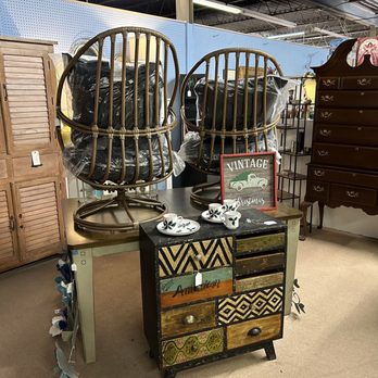 Dan River Antiques - Antiques Near Me - Danville, Virginia