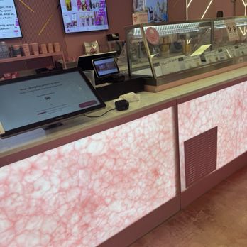 The Sweet Spot - ordering screen and ice cream flavors - Desserts Near Me - Virginia Beach, Virginia