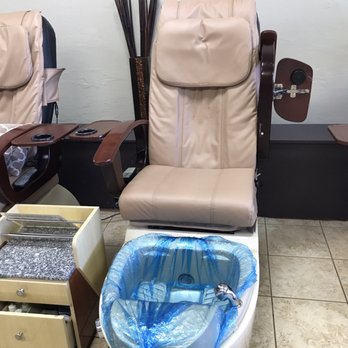 Az Tip & Toes Nails and Spa - Pedi station with blue plastics liner - Waxing Near Me - Phoenix, Arizona Az Tip & Toes Nails and Spa - Pedi station with blue plastics liner - Waxing Near Me - Phoenix, Arizona
