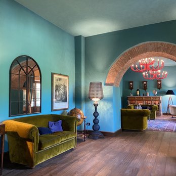 Villa Campomaggio - Hotel Lobby - Resorts Near Me - Radda In Chianti, SI Villa Campomaggio - Hotel Lobby - Resorts Near Me - Radda In Chianti, SI