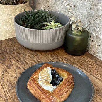 Fifth Vessel Coffee - Key lime blueberry tart - Coffee & Tea Near Me - Houston, Texas
