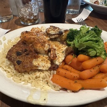 Cheddar's Scratch Kitchen - Creamy Garlic Tilapia & Shrimp - Comfort Food Near Me - Roanoke, Virginia Cheddar's Scratch Kitchen - Creamy Garlic Tilapia & Shrimp - Comfort Food Near Me - Roanoke, Virginia