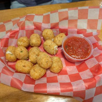 Vinnys Italian grill - Mozzarella Bits - Italian Near Me - Bealeton, Virginia
