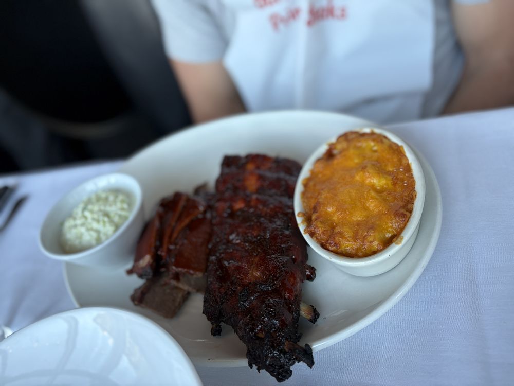 Social spots from Carson's Ribs