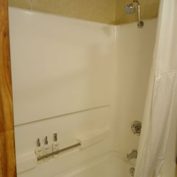 Holiday Inn Express Temecula - The restroom is stocked with Dove products A+ - Hotels Near Me - Temecula, California