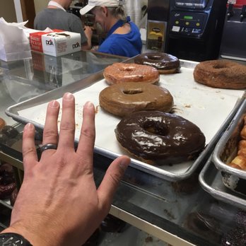 St George's Donuts - Donuts Near Me - Springfield, Missouri
