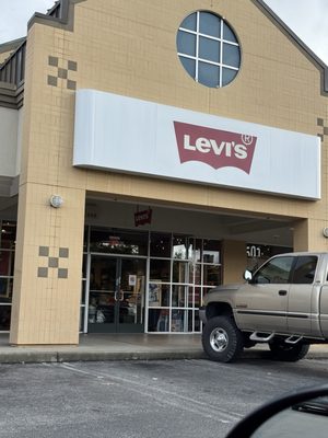 Gilroy Premium Outlets by null