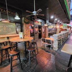 Hennessey's Tavern