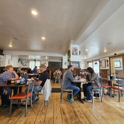 Mamma’s Cafe - Interior seating