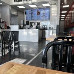 Hangry Joe's - Seating and order