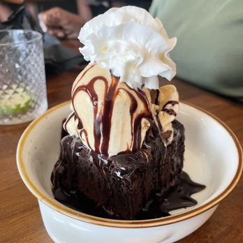 Reid's Apothecary - Brownie dessert - enough to share! - New American Near Me - Brunswick, Georgia