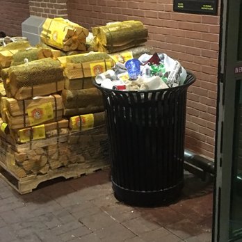 Harris Teeter - Overflowing trash. - Grocery Near Me - Leesburg, Virginia Harris Teeter - Overflowing trash. - Grocery Near Me - Leesburg, Virginia
