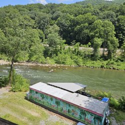 Stuart's Smokehouse & Seafood - River view