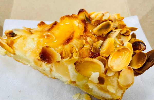Charlotte Patisserie by null