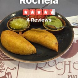 Rochela - This restaurant/cafe is popular with Colombian nationals. The empanadas were good.
