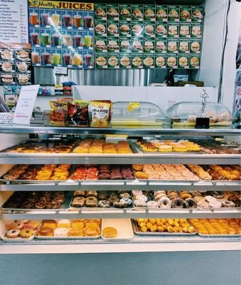 Earl's Donuts by null