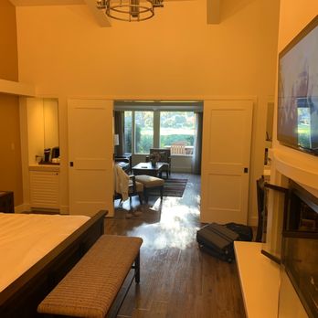 The Quail - Premier King Suite - Hotels Near Me - Carmel, California