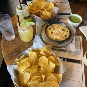 Bakersfield Mass Ave - Queso, Chips and Salsa - Bars Near Me - Indianapolis, Indiana