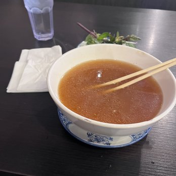 Hanoi Kitchen - Large bowl of flavorless water... YUCK! - Vietnamese Near Me - Claremont, California Hanoi Kitchen - Large bowl of flavorless water... YUCK! - Vietnamese Near Me - Claremont, California