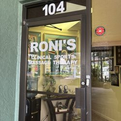 Roni's Clinical Sport Massage Therapy - The entrance to Roni's office.
