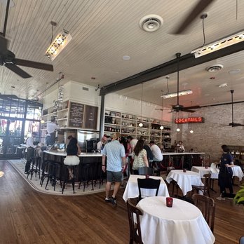 Uptown - Inside - Sports Bars Near Me - Austin, Texas Uptown - Inside - Sports Bars Near Me - Austin, Texas