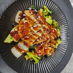 Asian & Sushi Bistro