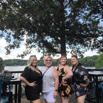 Waters Edge Dock and Grill - New American Near Me - Salisbury, North Carolina