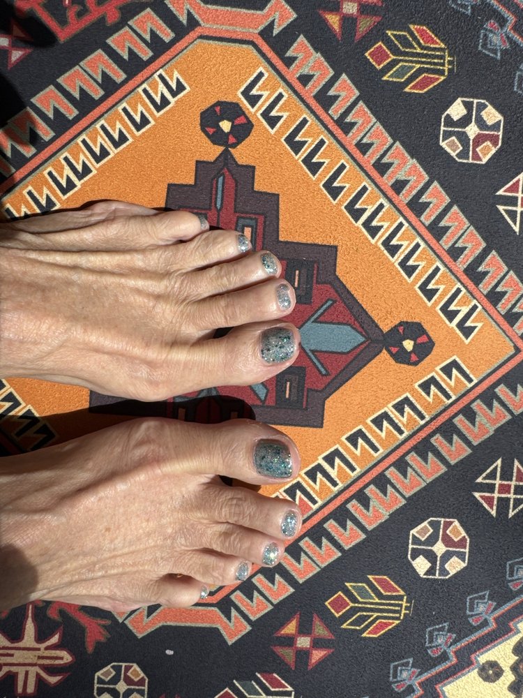 Vt Nails Logo