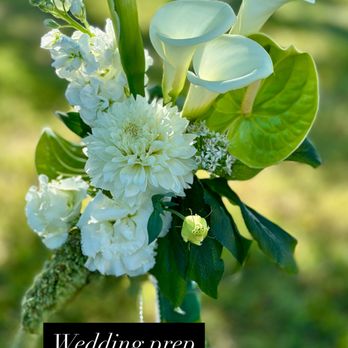 CC’s Blooms - Brides bouquet that are as unique as your vision . - Florists Near Me - Lebanon, Ohio CC’s Blooms - Brides bouquet that are as unique as your vision . - Florists Near Me - Lebanon, Ohio
