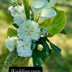 CC’s Blooms - Brides bouquet that are as unique as your vision .