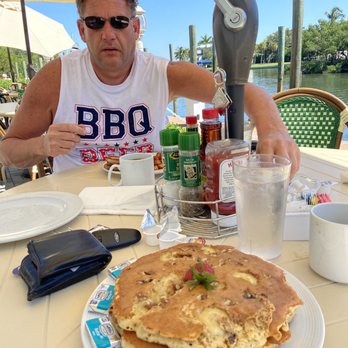 Outlet At The Innlet - if you can eat 3 banana walnut pancakes your a true champion, absolutely delicious and i would say only get one because no human can eat 3 - Breakfast & Brunch Near Me - Boca Grande, Florida