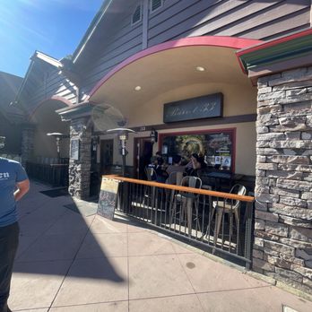 Barrel 33 - Entrance - Wine Tasting Room Near Me - Big Bear Lake, California