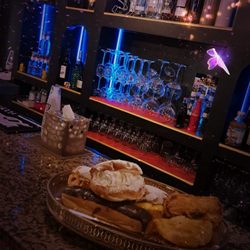 Sala Sambara 81 - Disfrute de las delicias de nuestro obrador en una atmósfera cautivadora. En Sala Sambara 81 estamos a su servicio todos los días del año.