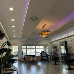 Valor Salon - Salon