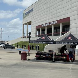 Montagne Center